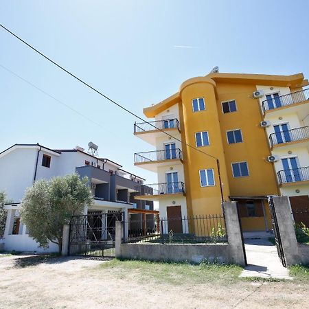 Hotelgodini 格勒姆 外观 照片