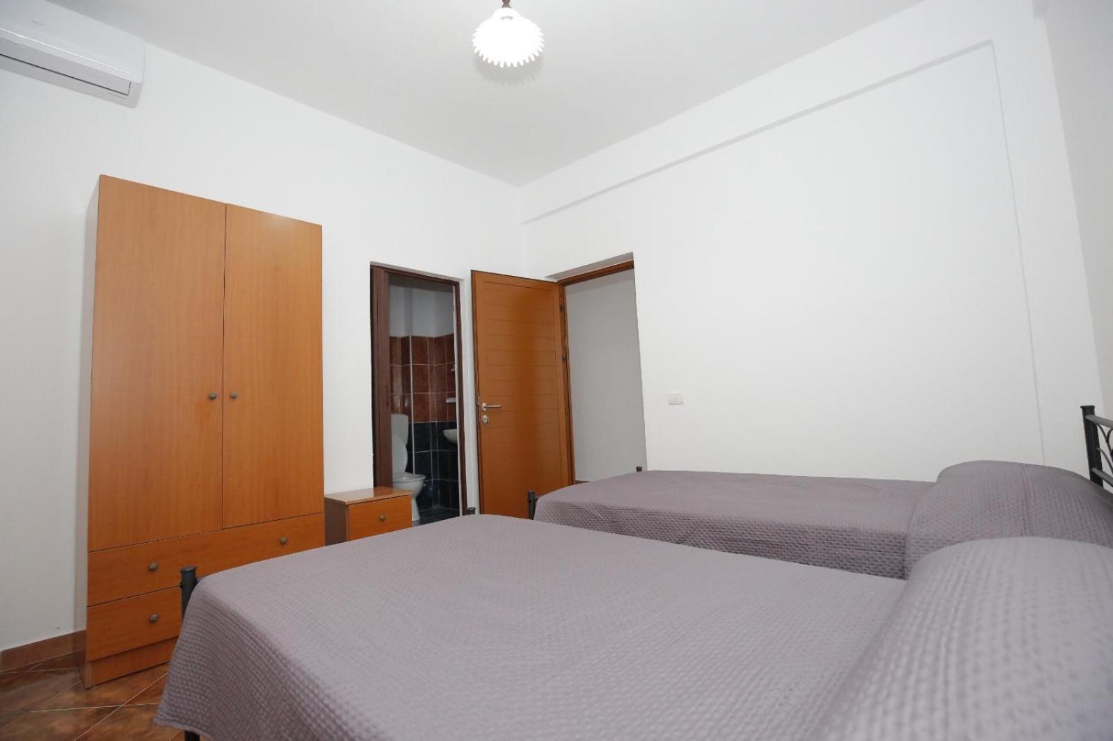 Hotelgodini 格勒姆 外观 照片
